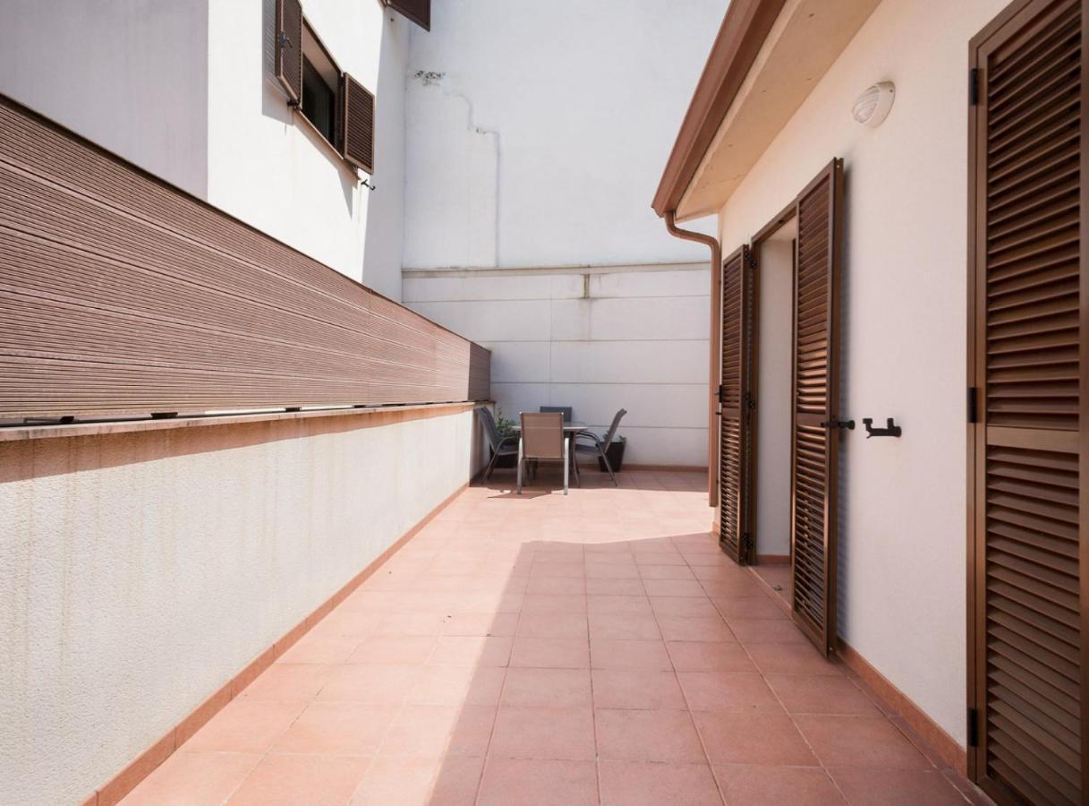 Villa Tassis, Acogedora Villa Con 5 Apartamentos, Piscina Al Aire Libre Con Capacidad Para Grupos- Pet Friendly By Globalsitges Zewnętrze zdjęcie