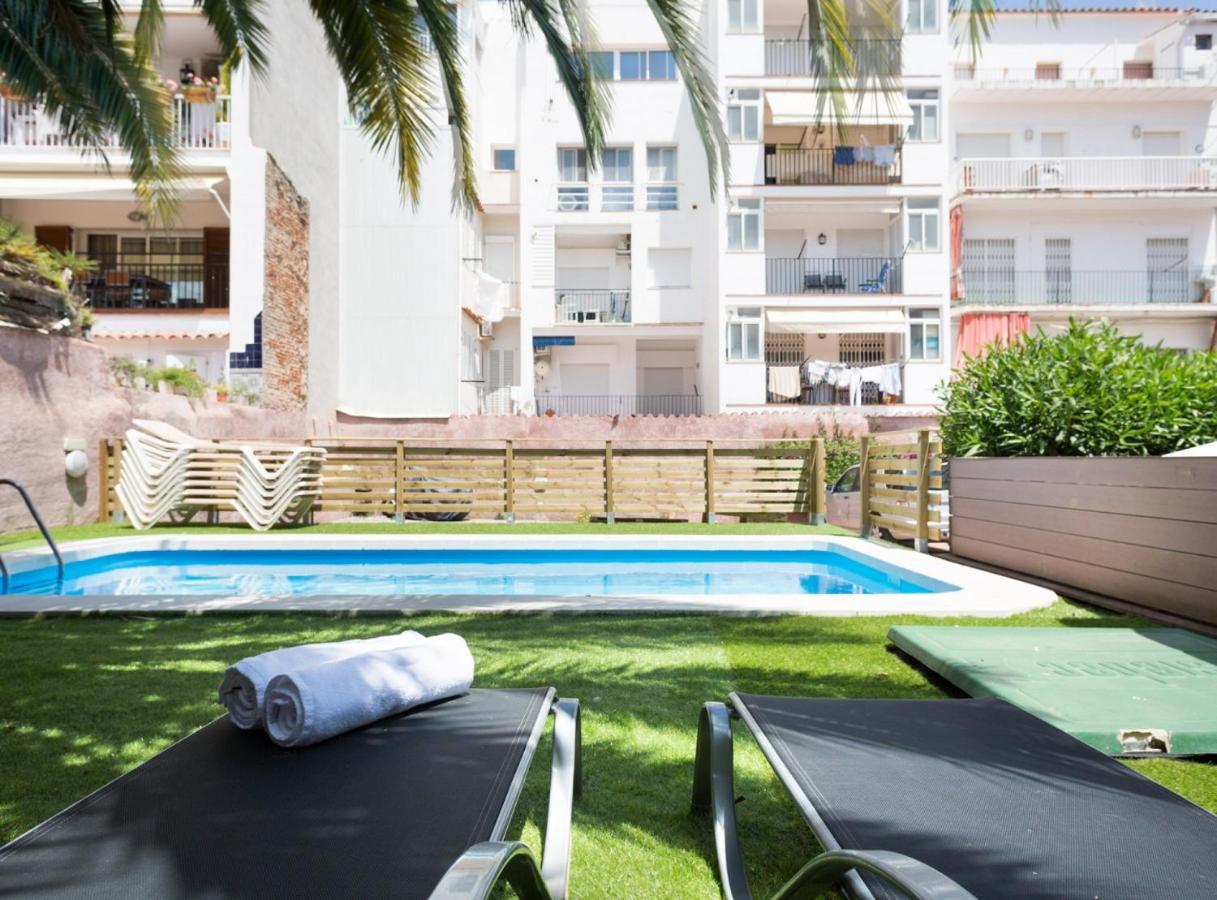 Villa Tassis, Acogedora Villa Con 5 Apartamentos, Piscina Al Aire Libre Con Capacidad Para Grupos- Pet Friendly By Globalsitges Zewnętrze zdjęcie