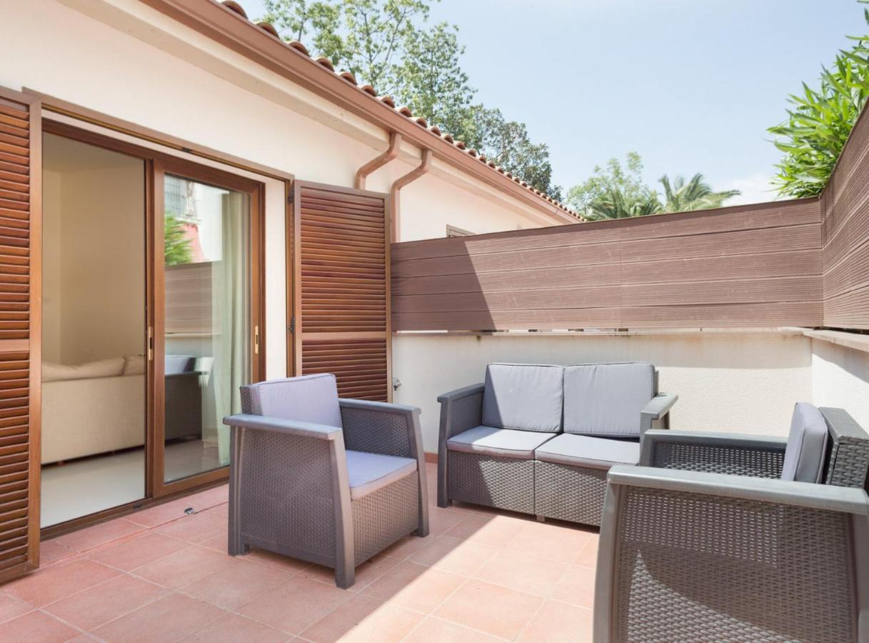 Villa Tassis, Acogedora Villa Con 5 Apartamentos, Piscina Al Aire Libre Con Capacidad Para Grupos- Pet Friendly By Globalsitges Zewnętrze zdjęcie